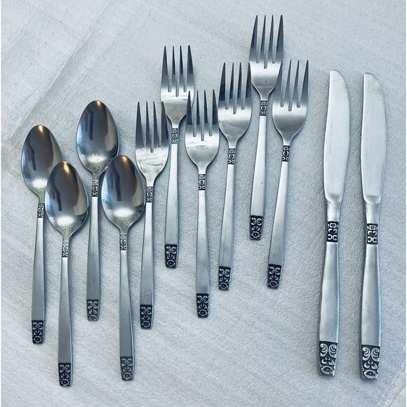 Vtg Rogers Korea DANESMORE Stainless Flatware 12 Pieces Floral Rose Replacement - Picture 1 of 12